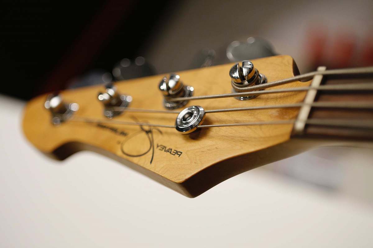 electric guitar close-up photography of guitat headstock leisure activities